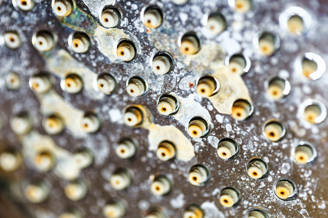 Hard Water Stain Removers: Keep Your Bathroom Sparkling